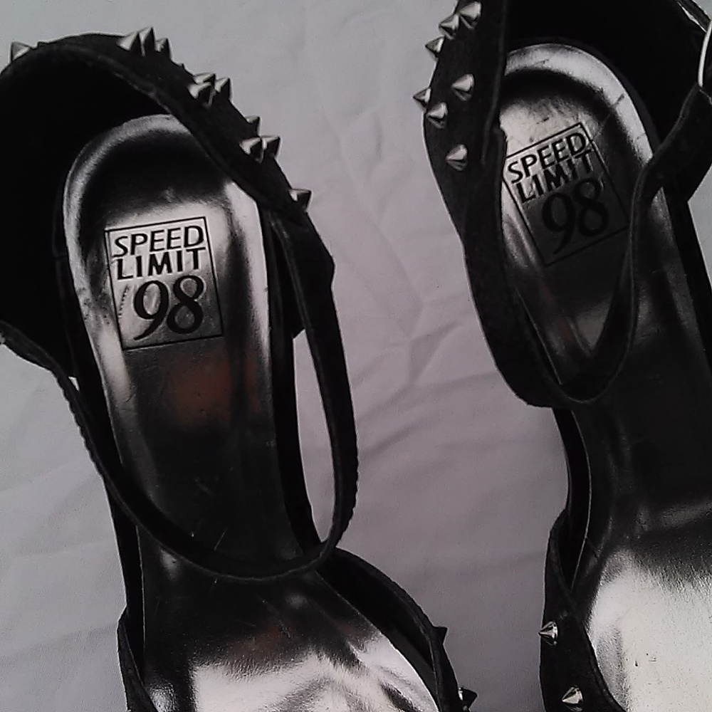 Speed Limit 98 Black Glitter Spike Stilettos NWOB - Picture 8 of 8
